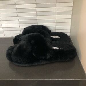 NWOT Steve Madden ladies black slippers